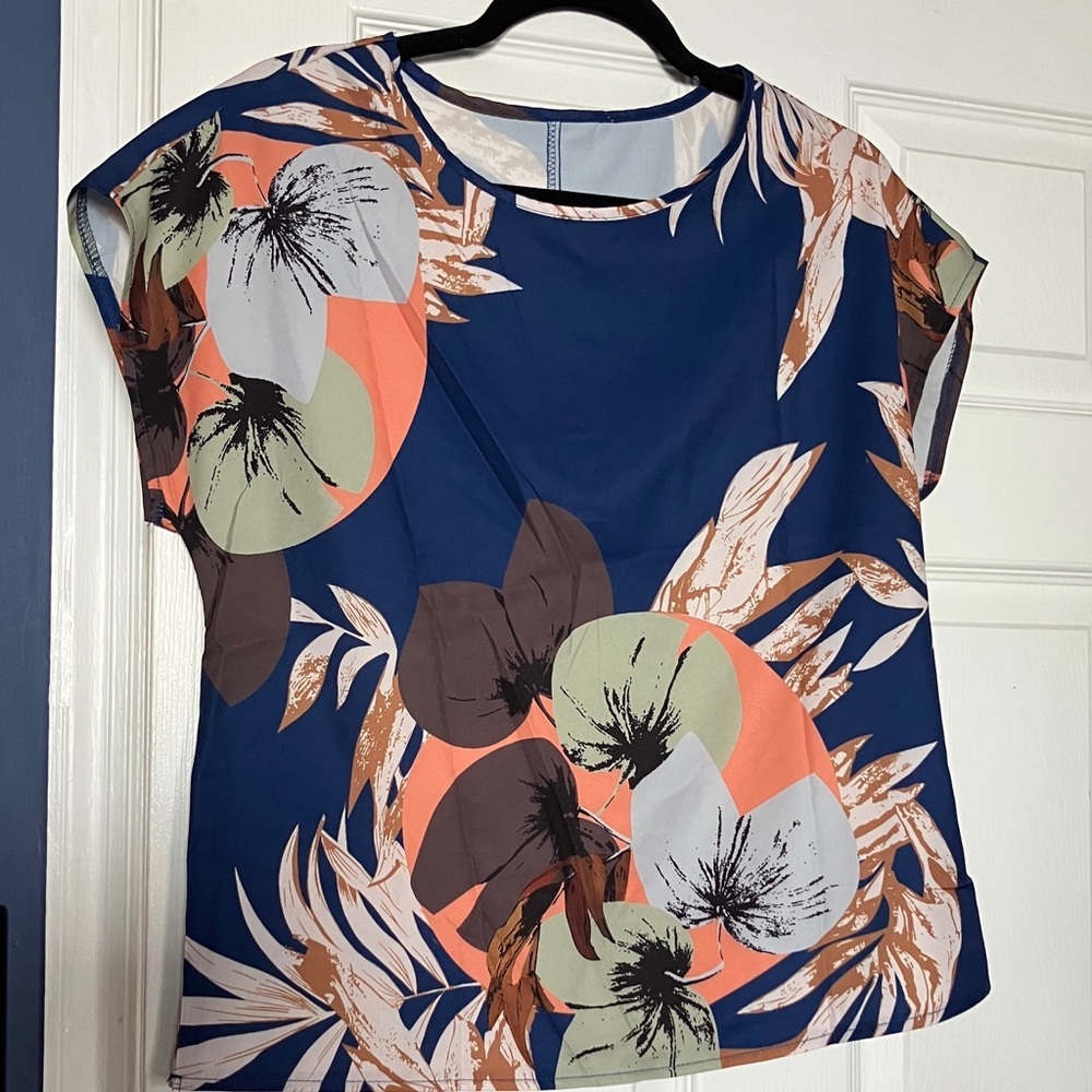 Emery Rose Tropical Floral Top S NWOT